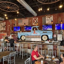Barn Town Brewing - Bar