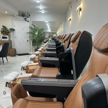 Ipop Central - Nail Salons Near Me - Chicago, Illinois