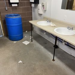 Whispering Winds Campground - Dirty bathroom