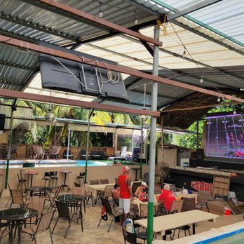 Snapper’s - Bars Near Me - Isla Mujeres, ROO Snapper’s - Bars Near Me - Isla Mujeres, ROO