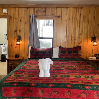 Tamarack Lodge & Resort - Adorable towel elephant sitting on our bed when we arrived to our cabin :) - Hotels Near Me - Mammoth Lakes, California Tamarack Lodge & Resort - Adorable towel elephant sitting on our bed when we arrived to our cabin :) - Hotels Near Me - Mammoth Lakes, California