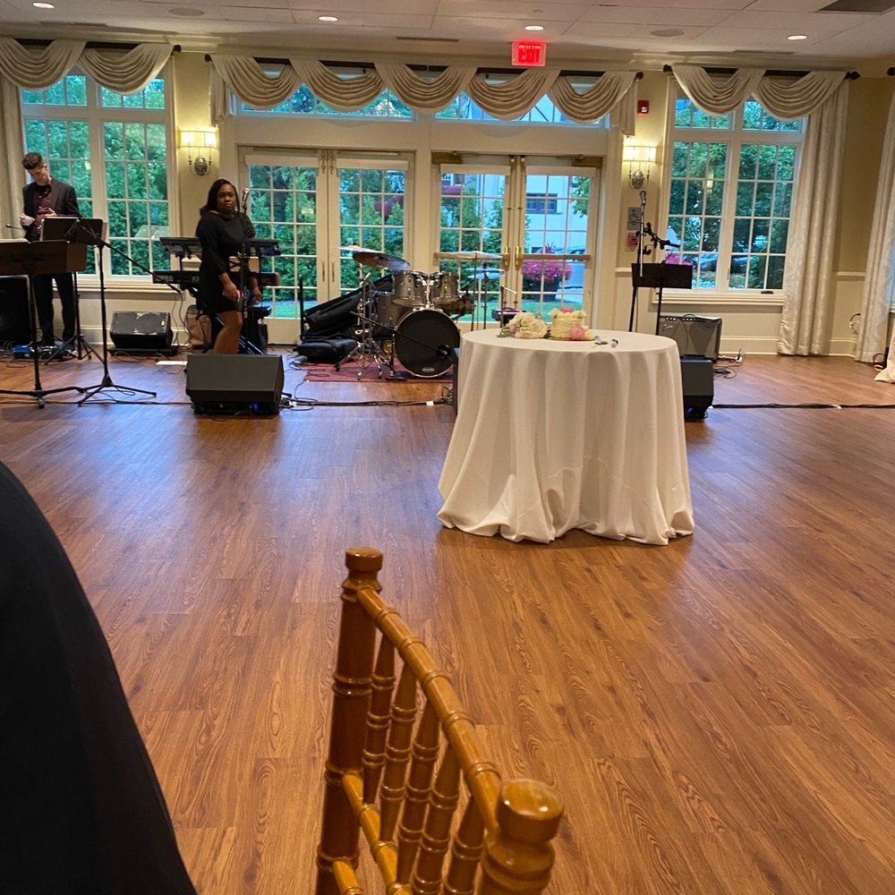 Glidden House - Dance area! Cake table! - Hotels Near Me - Cleveland, Ohio Glidden House - Dance area! Cake table! - Hotels Near Me - Cleveland, Ohio