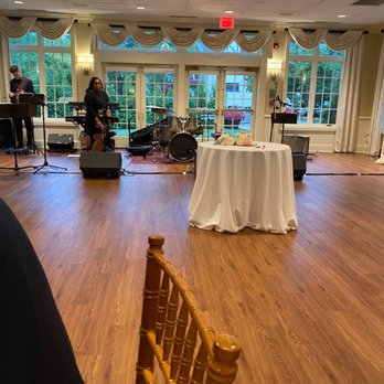 Glidden House - Dance area! Cake table! - Hotels Near Me - Cleveland, Ohio
