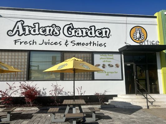 Arden's Garden Juice Bar & Smoothies East Point by null