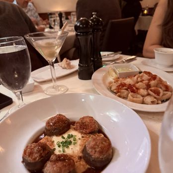 Halls Chophouse - Steakhouses Near Me - Charleston, South Carolina Halls Chophouse - Steakhouses Near Me - Charleston, South Carolina
