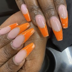 Lovely's Nails & Spa
