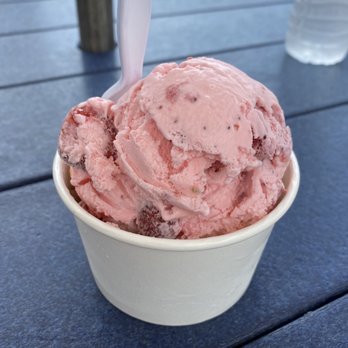 Kloter's Ice Cream Barn - Strawberry Ice Cream - Ice Cream & Frozen Yogurt Near Me - Ellington, Connecticut Kloter's Ice Cream Barn - Strawberry Ice Cream - Ice Cream & Frozen Yogurt Near Me - Ellington, Connecticut