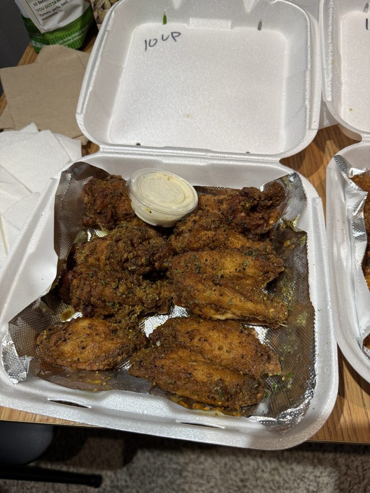 Wings and More Food Hut Logo