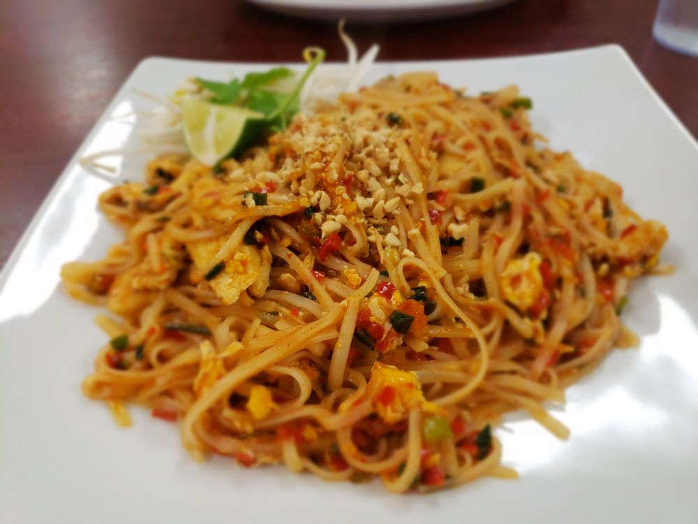 Plia S Kitchen 110 Photos 146 Reviews Thai 1300 S Webster Ave Green Bay Wi United States Restaurant Reviews Phone Number
