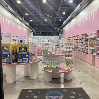 Hello Kitty Cafe - Themed Cafes Near Me - Las Vegas, Nevada