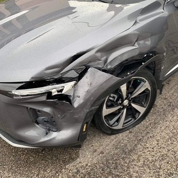 Armando's Collision Center - Body Shops Near Me - Kenosha, Wisconsin