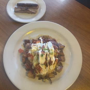 Brezo Restaurant - Mt Tam Potatoes and sausage - Breakfast & Brunch Near Me - Albany, California