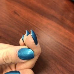 Nancys Nails - Cut on middle finger