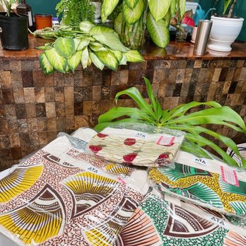 Plantoem - Small business pop ups on saturdays! Aya collective on 2/12/22 - Cafes Near Me - Honolulu, Hawaii