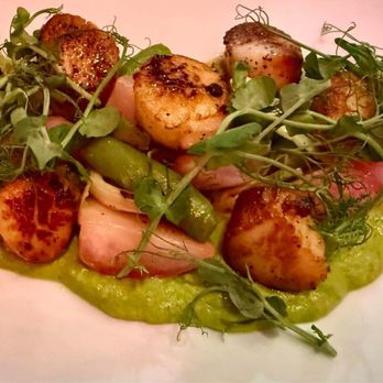 Hemenway's Restaurant - Scallops - Seafood Near Me - Providence, Rhode Island