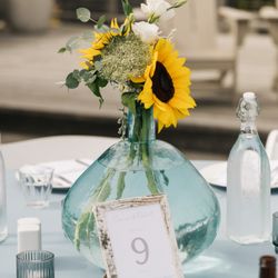 Reception table set up. https://www.oh-honestly.com/