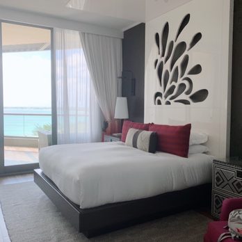 Kimpton Seafire Resort Plus Spa - Balcony king room - Resorts Near Me - Grand Cayman, Virgin Islands Kimpton Seafire Resort Plus Spa - Balcony king room - Resorts Near Me - Grand Cayman, Virgin Islands