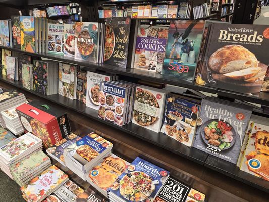 Barnes & Noble by null