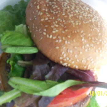 Green Truck - great burger lousy photo - Food Trucks Near Me - Culver City, California Green Truck - great burger lousy photo - Food Trucks Near Me - Culver City, California