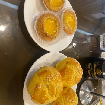 Fung's Kitchen - Egg tarts, baked salted egg yolk pineapple buns - Dim Sum Near Me - Houston, Texas