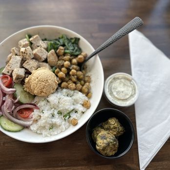 Vida Cafe & Market - My Mediterranean bowl- I added chicken and paid for it bcz I'm eating extra protein to hit my macros - Wraps Near Me - Victoria, Texas Vida Cafe & Market - My Mediterranean bowl- I added chicken and paid for it bcz I'm eating extra protein to hit my macros - Wraps Near Me - Victoria, Texas