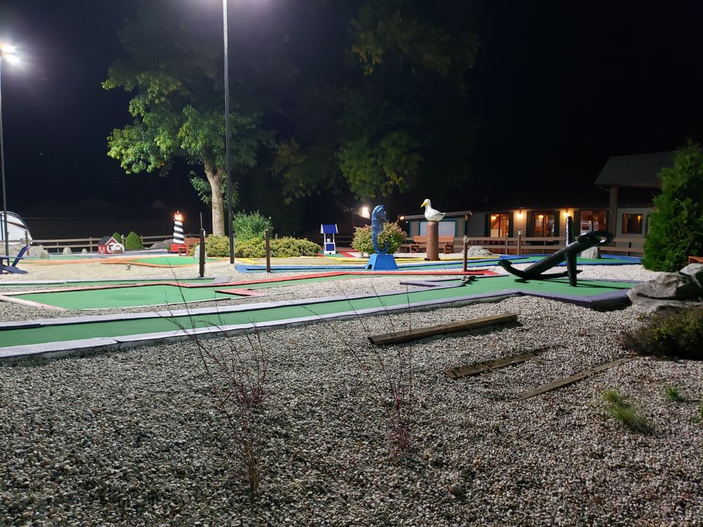 VILLAGE INN ON THE LAKE Updated September 2024 76 Photos & 13 Reviews 3310 Memorial Dr