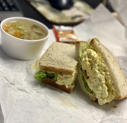 Gail's Grand Avenue Lunch Co by null