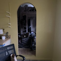 Ku Ikaika handyman service - Adding a barn style door.