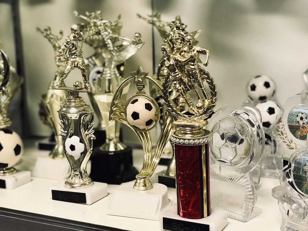 TROPHIES PLAQUES & PERSONALIZED GIFTS Updated September 2024 8843