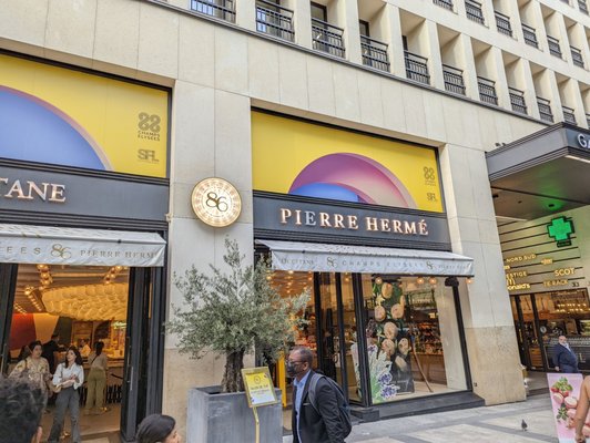 Pierre Hermé by null