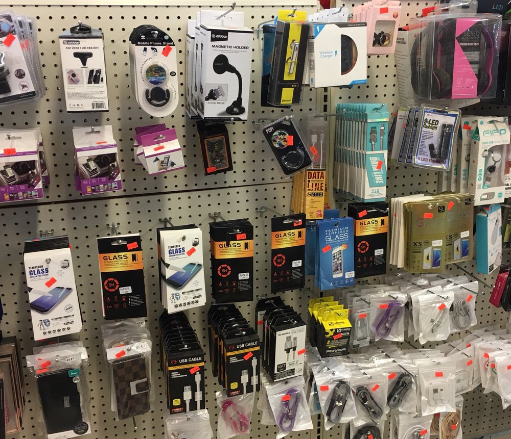 GAS WAR Updated September 2024 855 S State St, Earlimart