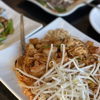 Basil Delight - Pad Thai - Thai Near Me - Pleasanton, California