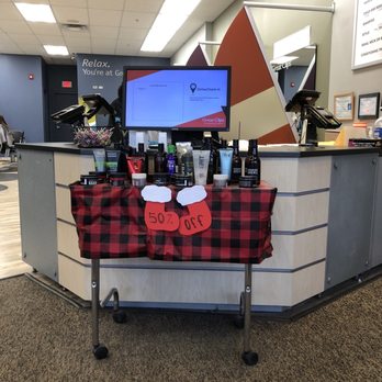 Great Clips - Front counter - Hair Salons Near Me - Natrona Heights, Pennsylvania