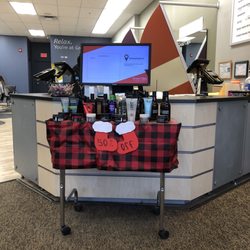 Great Clips - Front counter