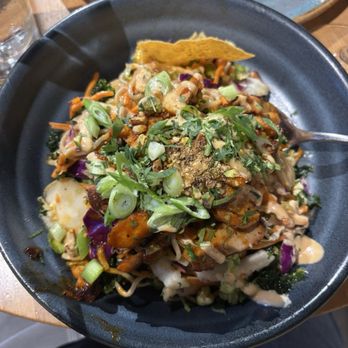 Kitchen Social - Thai chicken bowl - Desserts Near Me - Cincinnati, Ohio