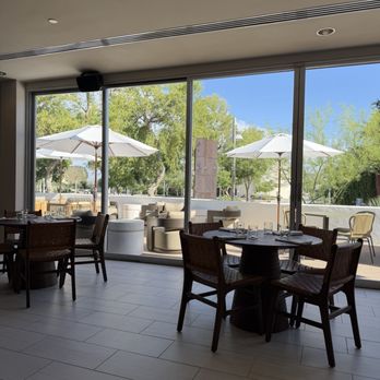 Ella on the Park - Smokehouse Near Me - Scottsdale, Arizona