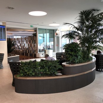Marco Polo Club - Nice, clean and spacious with lots of outlets for electronic charging! - Airport Lounges Near Me - Venezia, VE