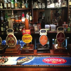The Grapes Alehouse & Kitchen - 6 real ales on draught