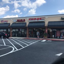 GNC - The entrance