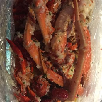 Capri Seafood - Snow Crab Legs w/ Crawfish - Seafood Near Me - Providence, Rhode Island