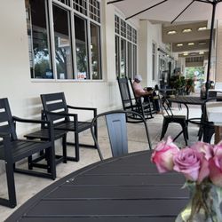The Fresh Market - Outdoor seating