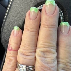 Le Couture Nail Salon and Spa Hurricane - Loved how Celeste took her time with my nails!
