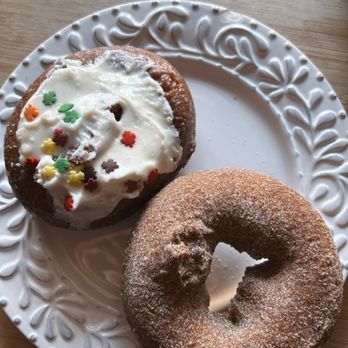 Do-Rite Donuts & Chicken - Pumpkin Spice Cake Apple Cider - Donuts Near Me - Chicago, Illinois Do-Rite Donuts & Chicken - Pumpkin Spice Cake Apple Cider - Donuts Near Me - Chicago, Illinois