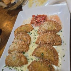 Biaggi's Ristorante Italiano - Stuff raviolis