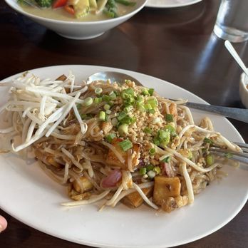 Siam On Eastlake - Authentic Pad Thai with fried tofu and a little bit of spice - Thai Near Me - Seattle, Washington Siam On Eastlake - Authentic Pad Thai with fried tofu and a little bit of spice - Thai Near Me - Seattle, Washington