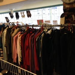 Weggeefwinkel Geuzenveld - Vintage shoppen bij de weggeefwinkel