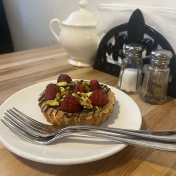 Mille - Pistachio Raspberry Tart - French Near Me - Santa Fe, New Mexico Mille - Pistachio Raspberry Tart - French Near Me - Santa Fe, New Mexico