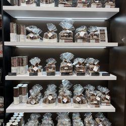Läderach chocolatier suisse - Assorted chocolates