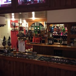 Rolle Quay Inn - Pool room bar