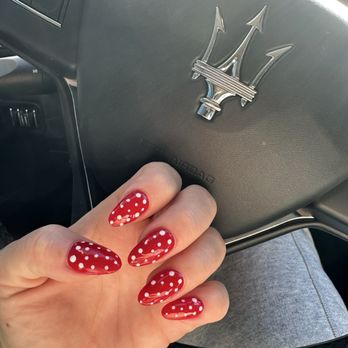 V Nails - Polka dot nails - Nail Salons Near Me - Glendale, California V Nails - Polka dot nails - Nail Salons Near Me - Glendale, California